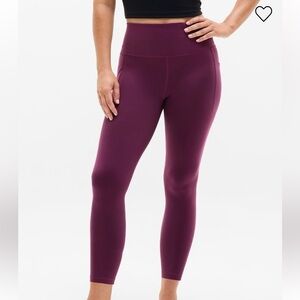 Athleta Salutation Stash High Rise 7/8
Legging
